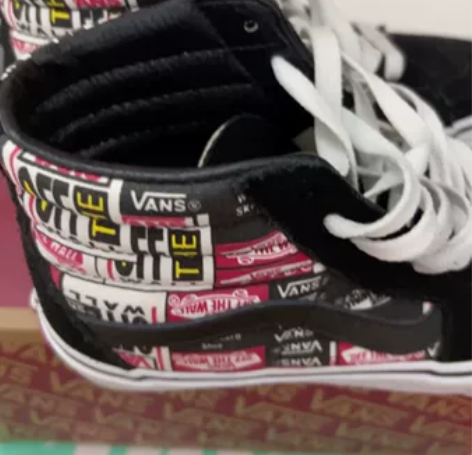 vans高邦板鞋 商场韬博店购入 下图实拍...
