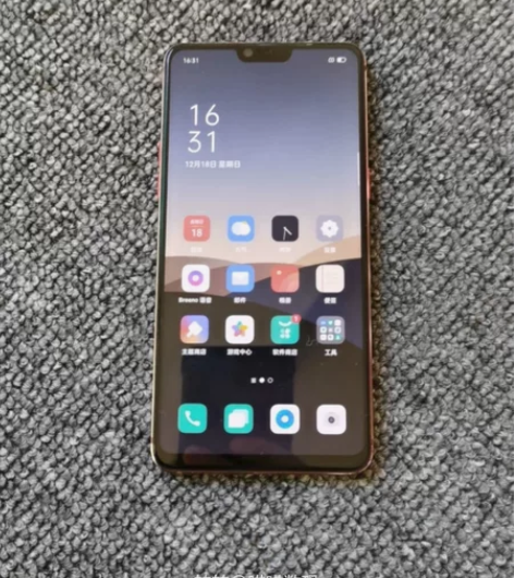 oppor15 闲置正品手机,成色如图99...