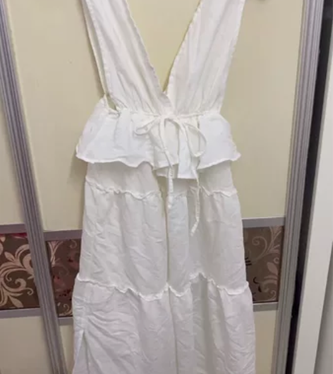 新款夏女白色性感V领露背吊带裙子长裙海边度...