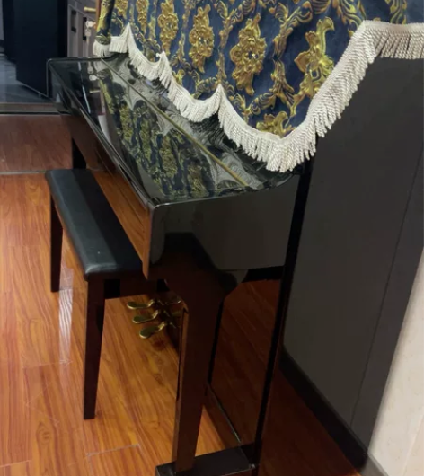 闲置，工作调动原因转卖钢琴（全新买了不到半...