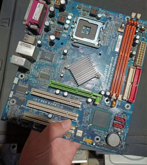技嘉 865gme主板，GA—8I865G...