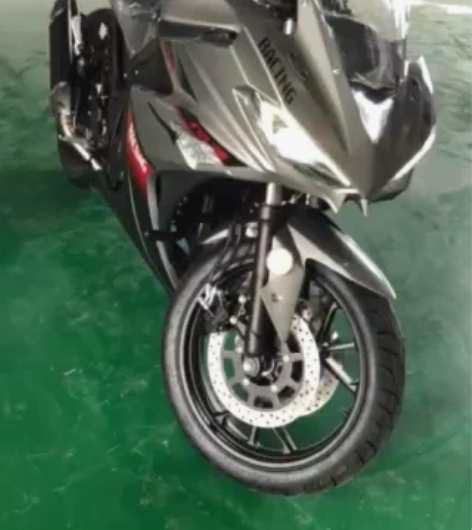 全新V6摩托车,以上好牌子。全新不超30公...
