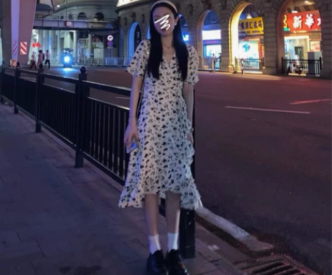 lakalaka/层叠的浪漫 v领荷叶边裙...