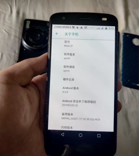 摩托罗拉z2 Force模块化手机 骁龙8...