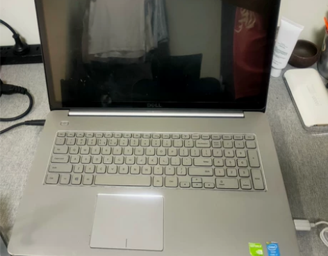戴尔 Inspiron 灵越 17  戴尔...