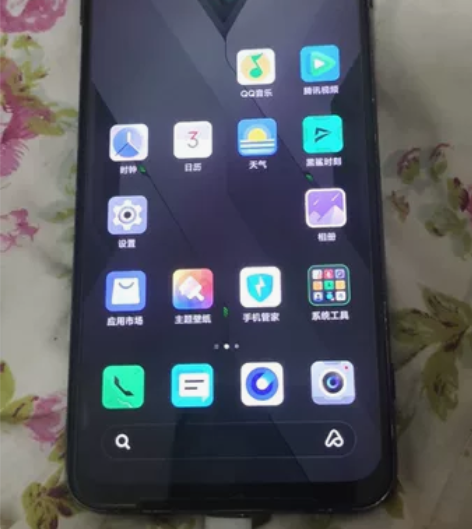 黑鲨3全部原装8+1285G，屏幕有一点问...