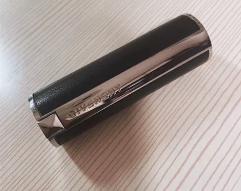 纪梵希小羊皮口红333 还有四分之三 60...