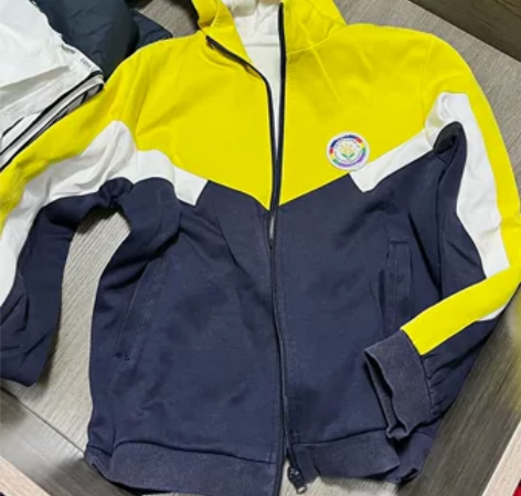 上海市虹桥路小学秋季校服，男150。 感兴...