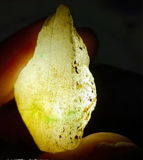 098#腾冲老料，飘点阳绿，重量尺寸有图 ...