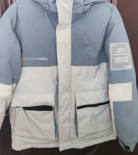 美特斯邦威羽绒服,实体店买的,含绒量80%...