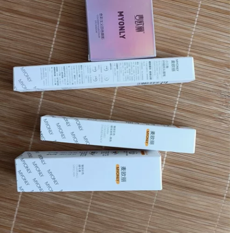 有眉笔，睫毛膏，眼线笔，眼影，到手4样 眉...