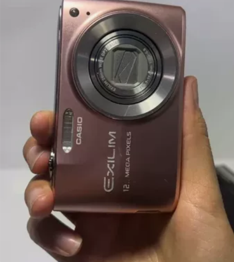 卡西欧Z400,1210万像素4倍光学变焦...