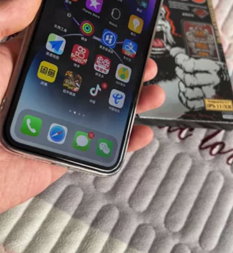 苹果11美版有锁已黑解，插卡就用三网通，6...
