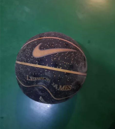 耐克篮球自提20，包邮25 感兴趣的话点“...