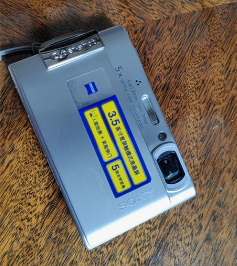 Sony相机dsct200型号,九成新,无...
