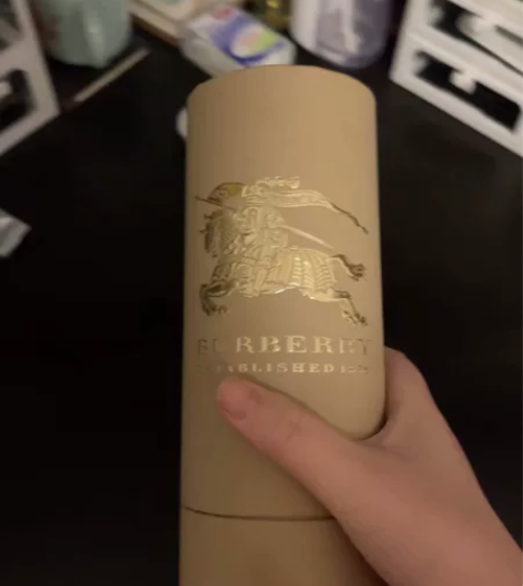 专柜买的Burberry围巾 嫌弃盒子占空...