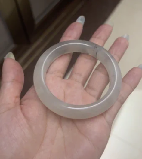 岫玉白底飘水墨 没时间养,全品无扣无裂 就...