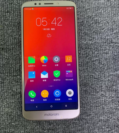 moto 摩托罗拉e5plus，4+64g...