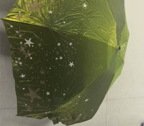 天堂伞,专柜入。2把雨伞一起收包邮。 2把...