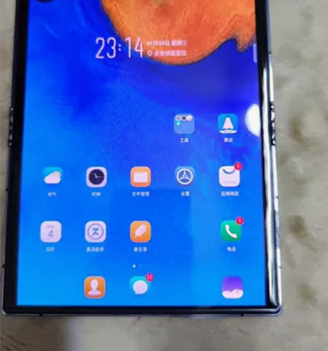 折叠屏手机。柔宇二代，全网通5G，高通骁龙...