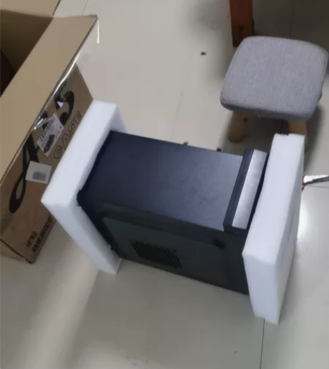 电脑机箱，自换下来，有需要的联系我省内包邮...