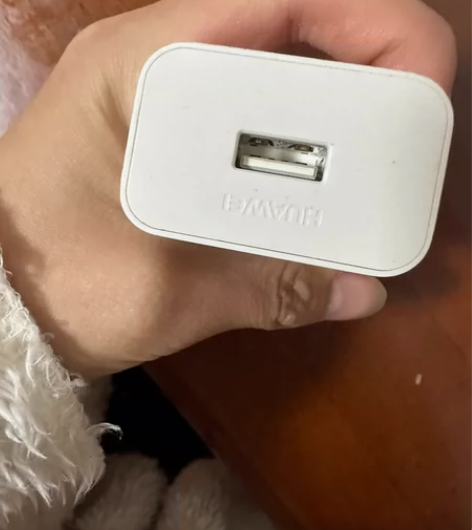 【可出可换】华为原装充电头 感兴趣的话点“...