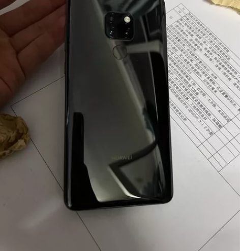 华为mate20 6+64，成色9新，指纹...