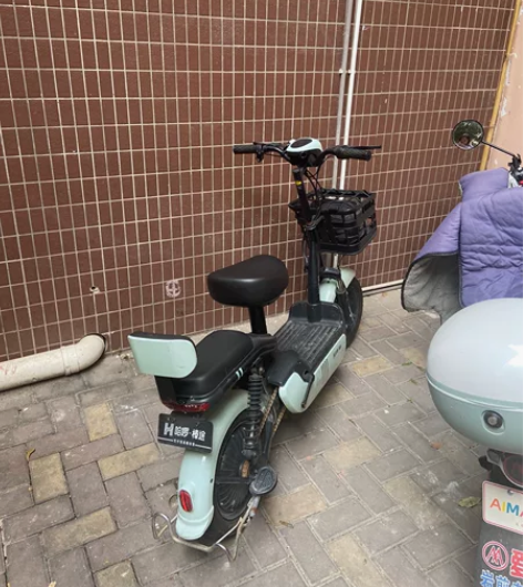 哈啰电动车新国标电动自行车锂电池小型亲子车...