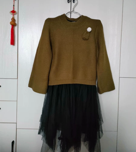 毛衣加背心裙,文艺风。 适合150-160...