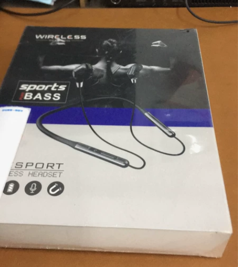 活动运动挂脖耳机，全新未拆封，低价出售，2...