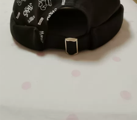 黑色瓜皮帽 挺好看的 朋友送的生日礼物 不...