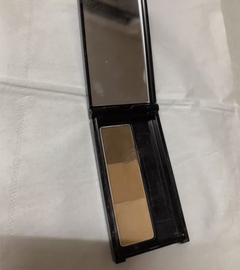 KATE眉粉，以前找日代买的。保质期不明，...
