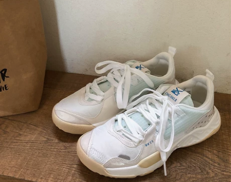 林先叁 白色运动鞋女夏季透气休闲老爹鞋春款...