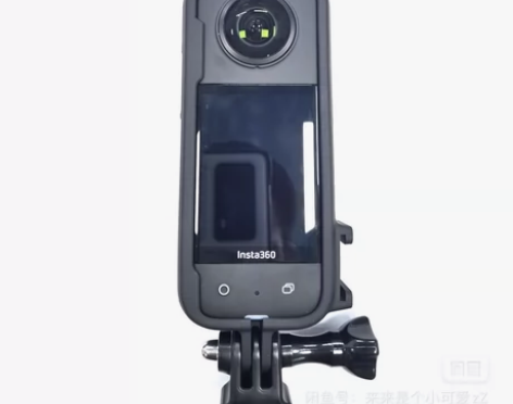 Insta360 X3 全景运动相机，带一...