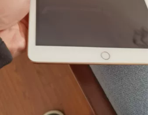 ipad7，2019款，32g金色港版wi...