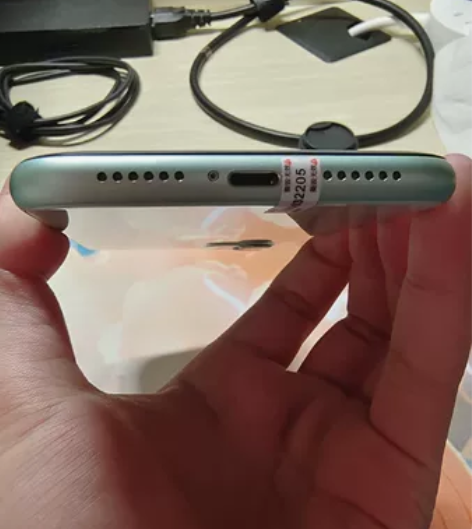 99新美版iPhone 11,64G,全原...