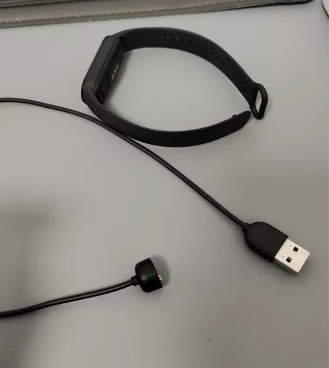 小米手环6(99新) 感兴趣的话点“我想要...