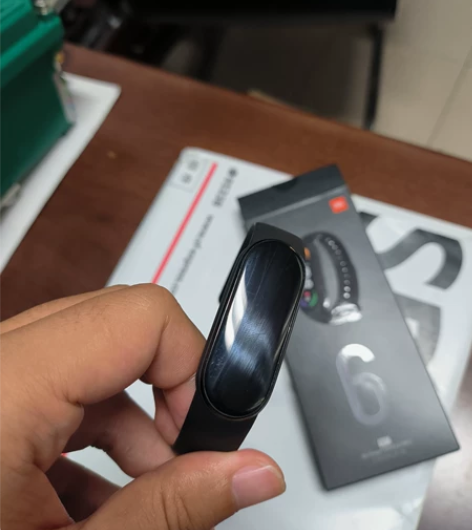 小米手环6nfc版本,表面轻微划痕,不影响...