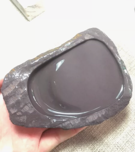 材质：端砚100%正脉坑仔岩，80年代敲边...