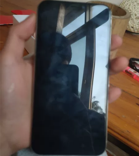 iPhone X卡贴64g，屏幕和面容摔坏...