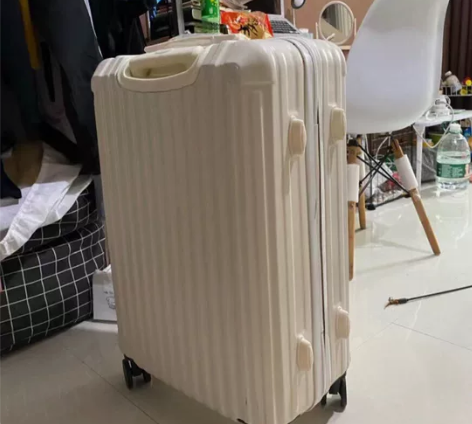 低价急转 全新行李箱26寸静音万向轮行李箱...