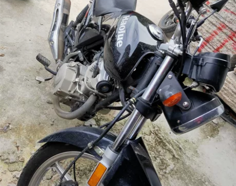 豪爵125摩托车,车况如图(没洗状态) 前...