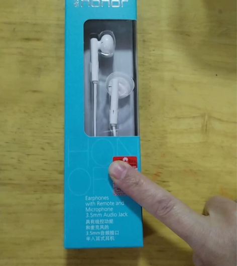 全新荣耀耳机,有线耳机,,全新 感兴趣的话...