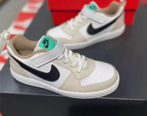 NIKE耐克正品儿童运动休闲板鞋，全新。1...