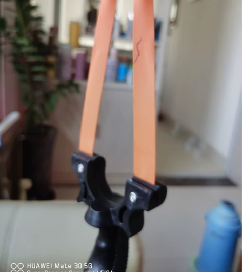 刚买的塑钢弹弓，家里不让玩，低价出售！ 感...