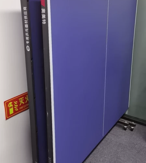 标准乒乓球台，九新，可折叠，可移动 感兴趣...