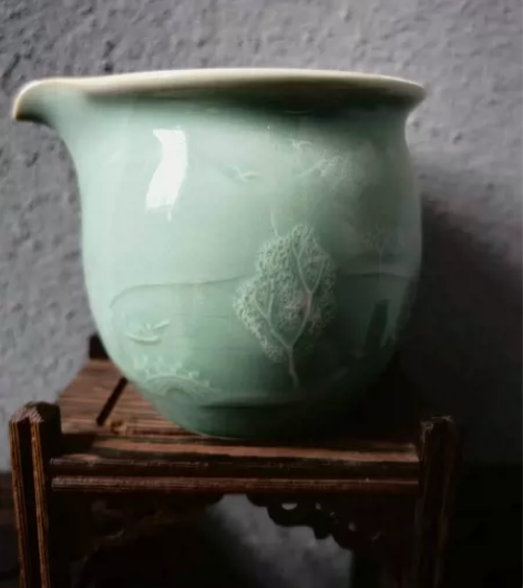龙泉青瓷   张军老师作品 刻画公道杯  ...