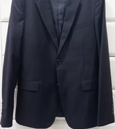 zara男士西服上衣,前几年在600多买的...