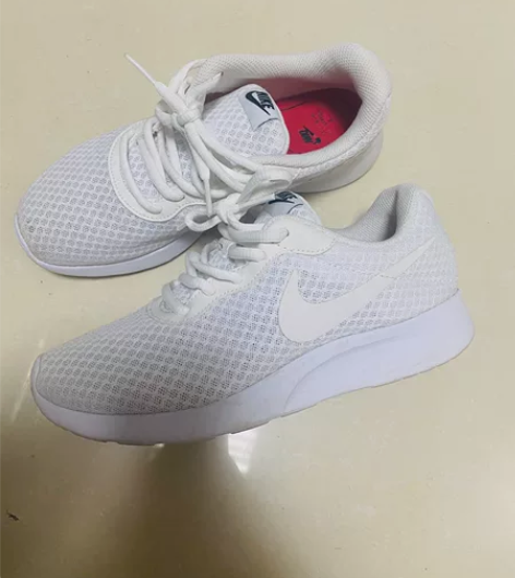 耐克Nike女鞋跑步鞋运动鞋女 感兴趣的话...