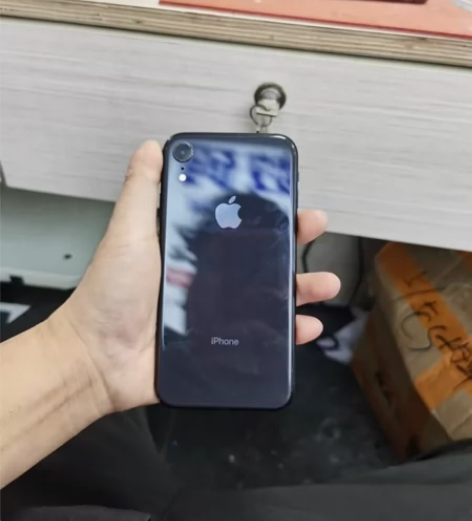 Xr国行64,G黑色换后盖原屏,仅售129...